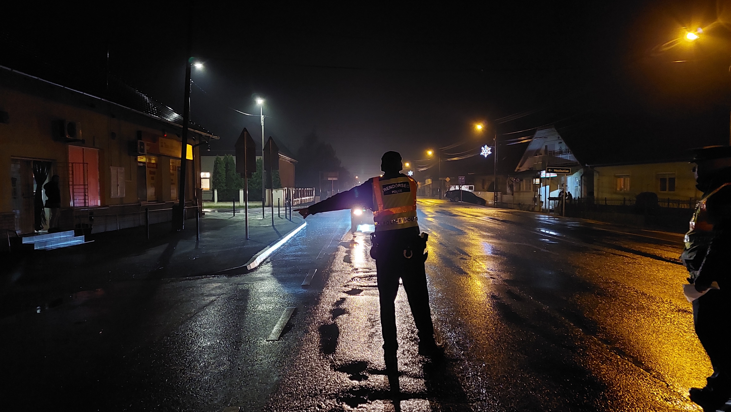 Balesetmegelőzés ellenőrzéssel - az egyenruhások több sofőrrel szemben intézkedtek