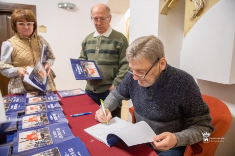 Út a Csúcsig–Csicsó 70 - könyvben örökítették meg idősebb Ocskay Gábor életét