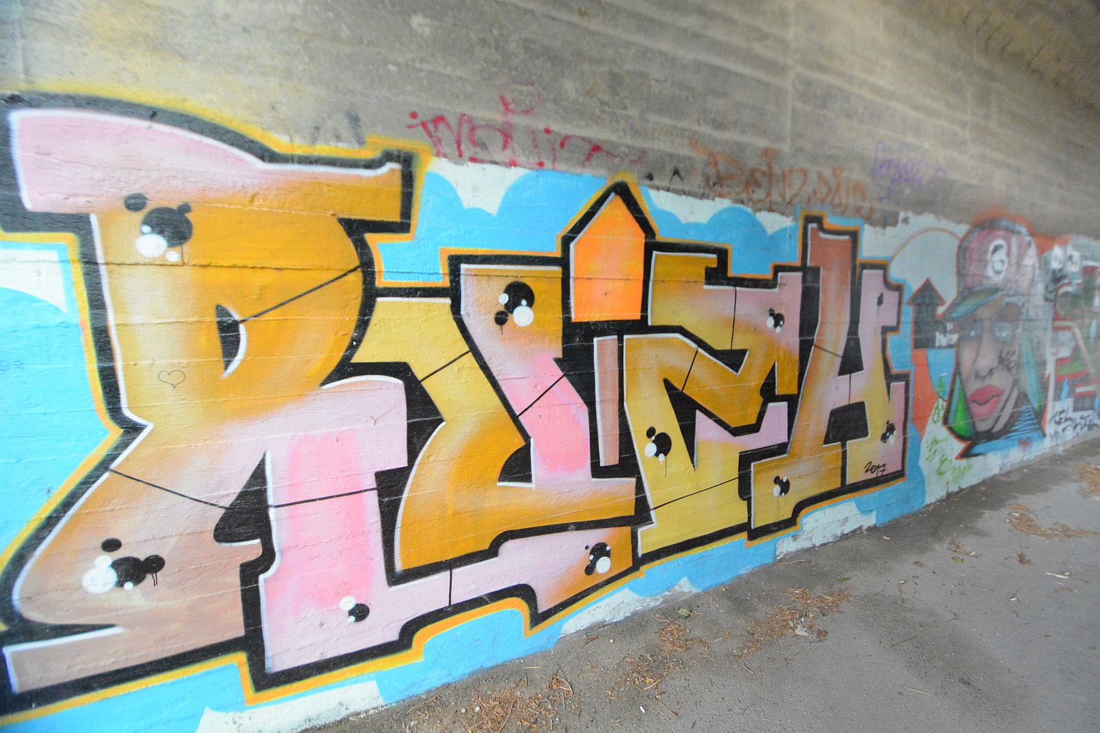 Újabb graffiti lelőhelyekre bukkantunk Székesfehérváron