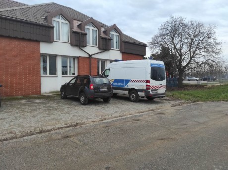 Tragédia a Bakony utcában - szolgálati fegyverrel vetett véget életének