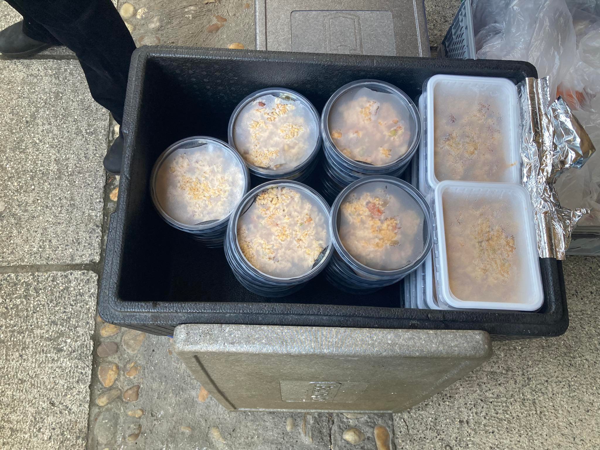 Vasárnap ismét segíthetünk a Fehérvári Heti Betevővel