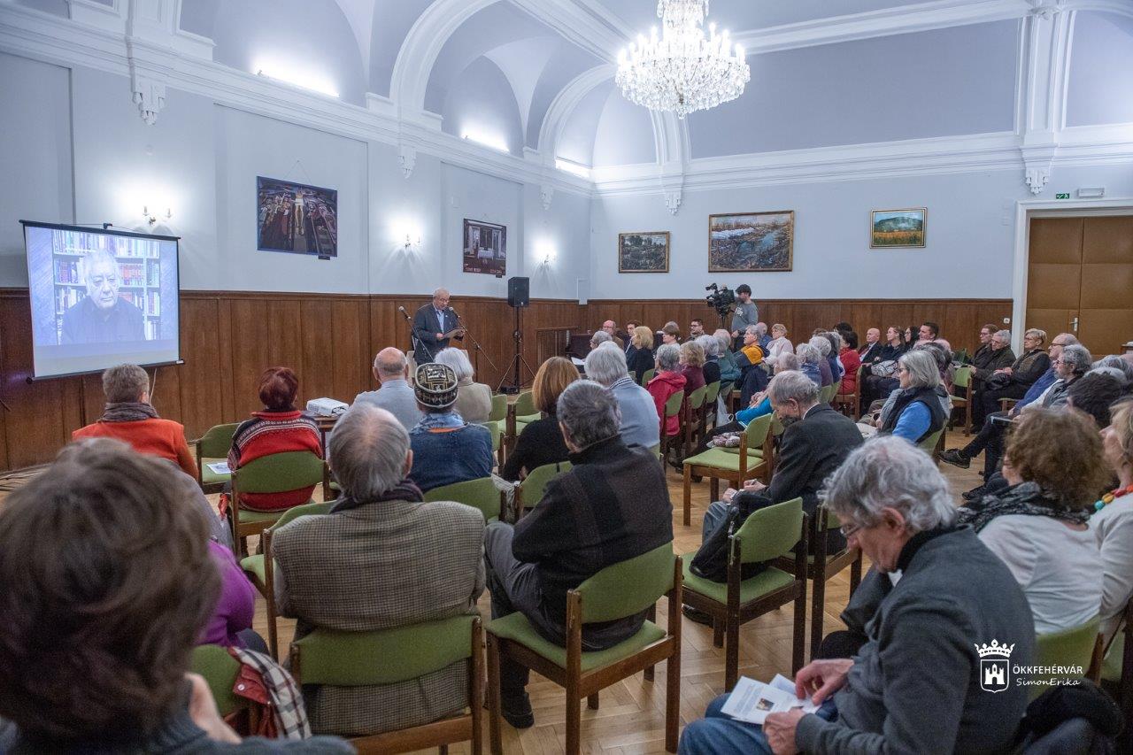 Csoóri Sándor 90, Csanádi Imre 100 - kötetbemutató Székesfehérváron