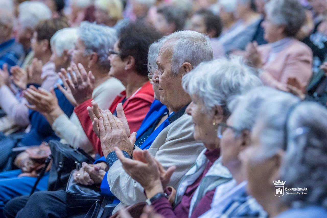 Folyamatosan zajlik az idősek települési támogatásának feldolgozása és folyósítása