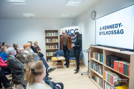 A nem létező rejtély - Hahner Péter történész előadása Székesfehérváron