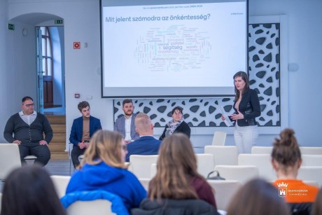 Önkéntesség, közösség, motiváció – beszélgetés a civilek napja alkalmából