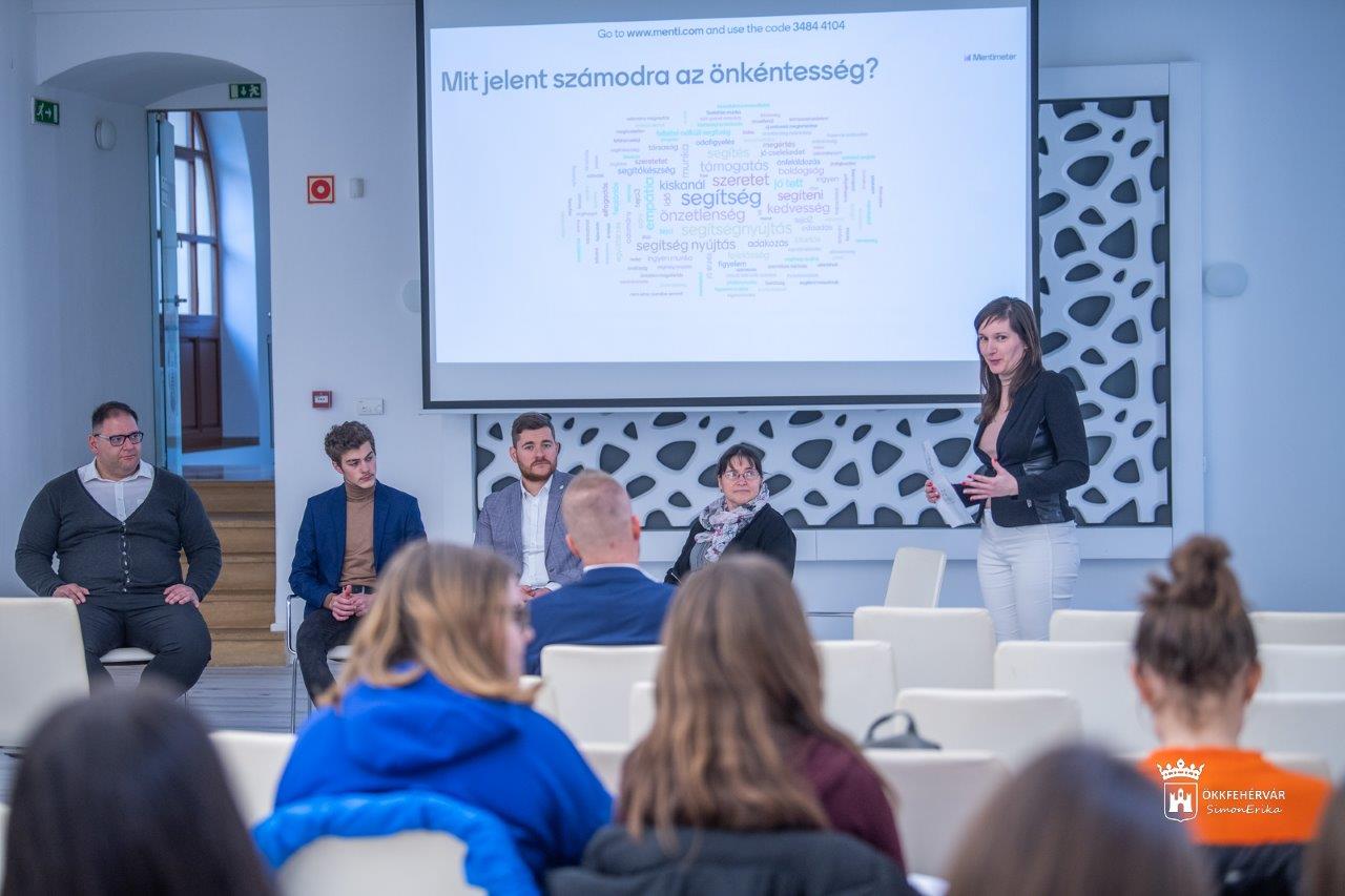 Önkéntesség, közösség, motiváció – beszélgetés a civilek napja alkalmából
