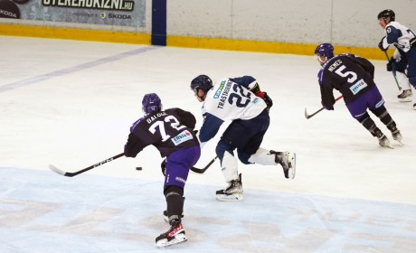 Söpréssel jutottak tovább a Fehérvár Hockey Academy jégkorongozói