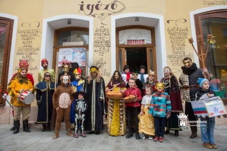 Farsangfarki felvonulással és mulatsággal űzik el a telet Fehérváron