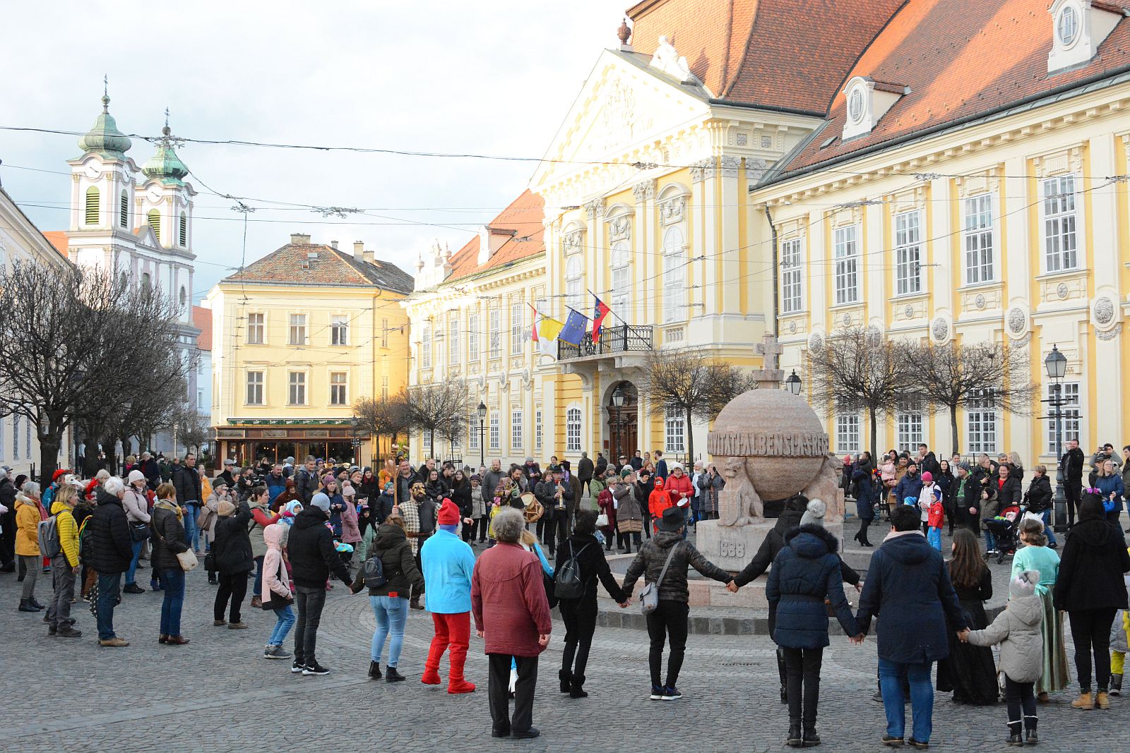Farsangfarki felvonulás és mulatság - kisöpörték a telet Fehérvárról