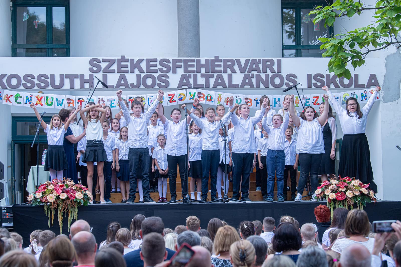 Jöjjetek énekleni! – 50 éve indult a zenei tagozat a Kossuth iskolában