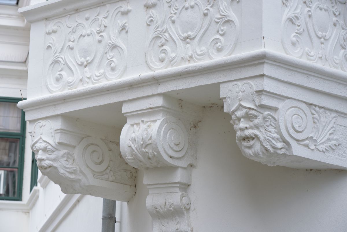 A sarokerkélyek és neves fehérvári nők titkaiba leshetünk be szombaton délelőtt