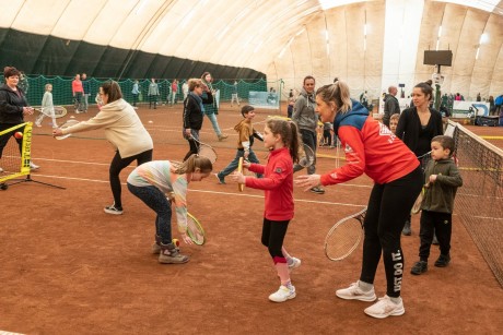 Nálad a szerva, Nagyi! – ismét megrendezték a családi tenisznapot