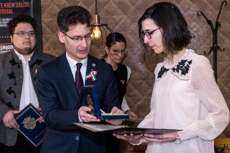 Bokros Judit újságíró kapta az idei évben a Penna Regia díjat