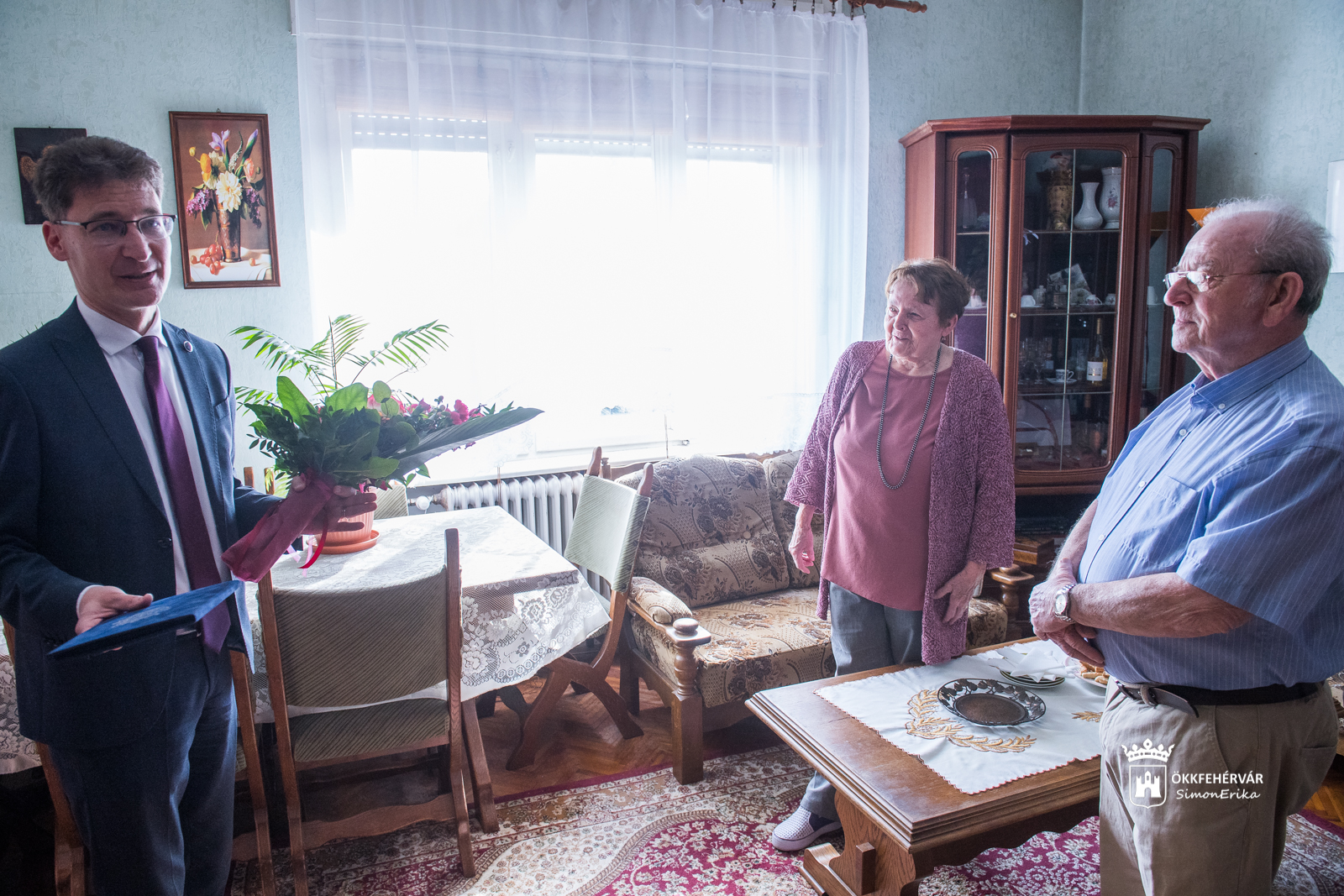 Gyémántlakodalmán köszöntötték otthonukban a Hiedl-házaspárt