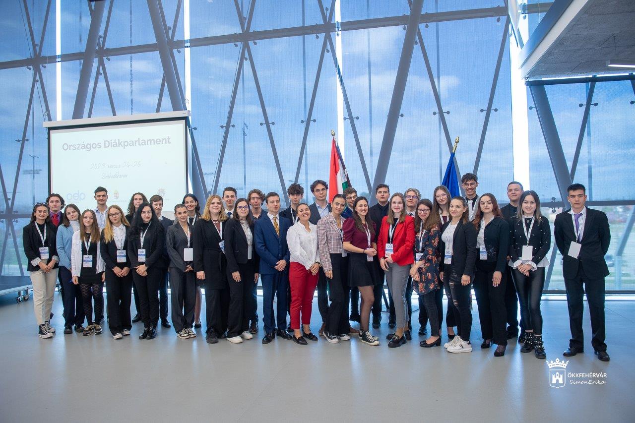58 pontos javaslatcsomag elfogadásával zárult az Országos Diákparlament Székesfehérváron