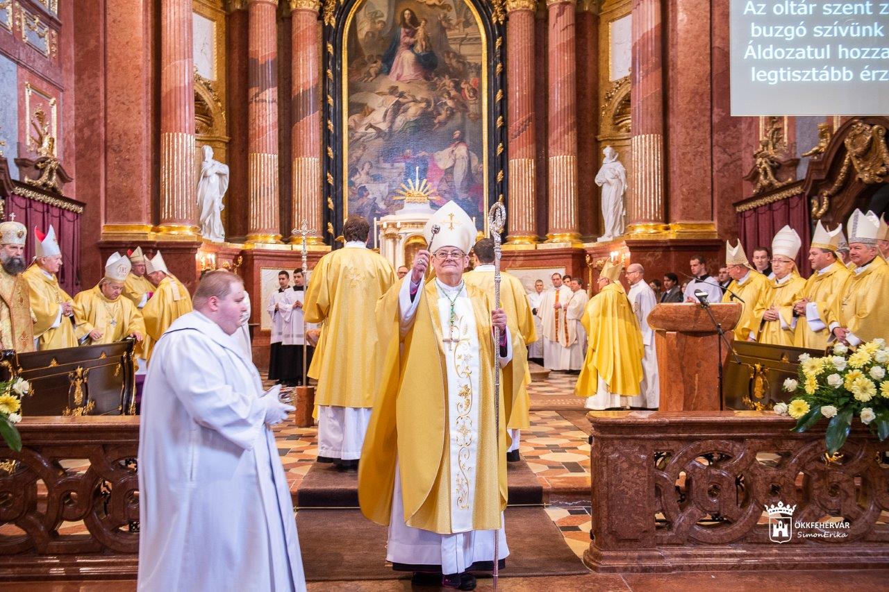 Szentmisével ünnepelték Spányi Antal püspökszentelésének 25. évfordulóját
