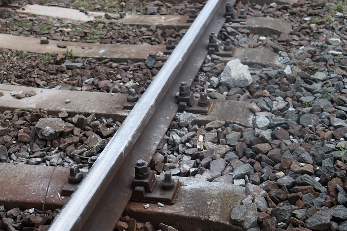 Csak a szerencsén múlt, hogy nem történt baleset a Maroshegy mellett a vasútvonalon