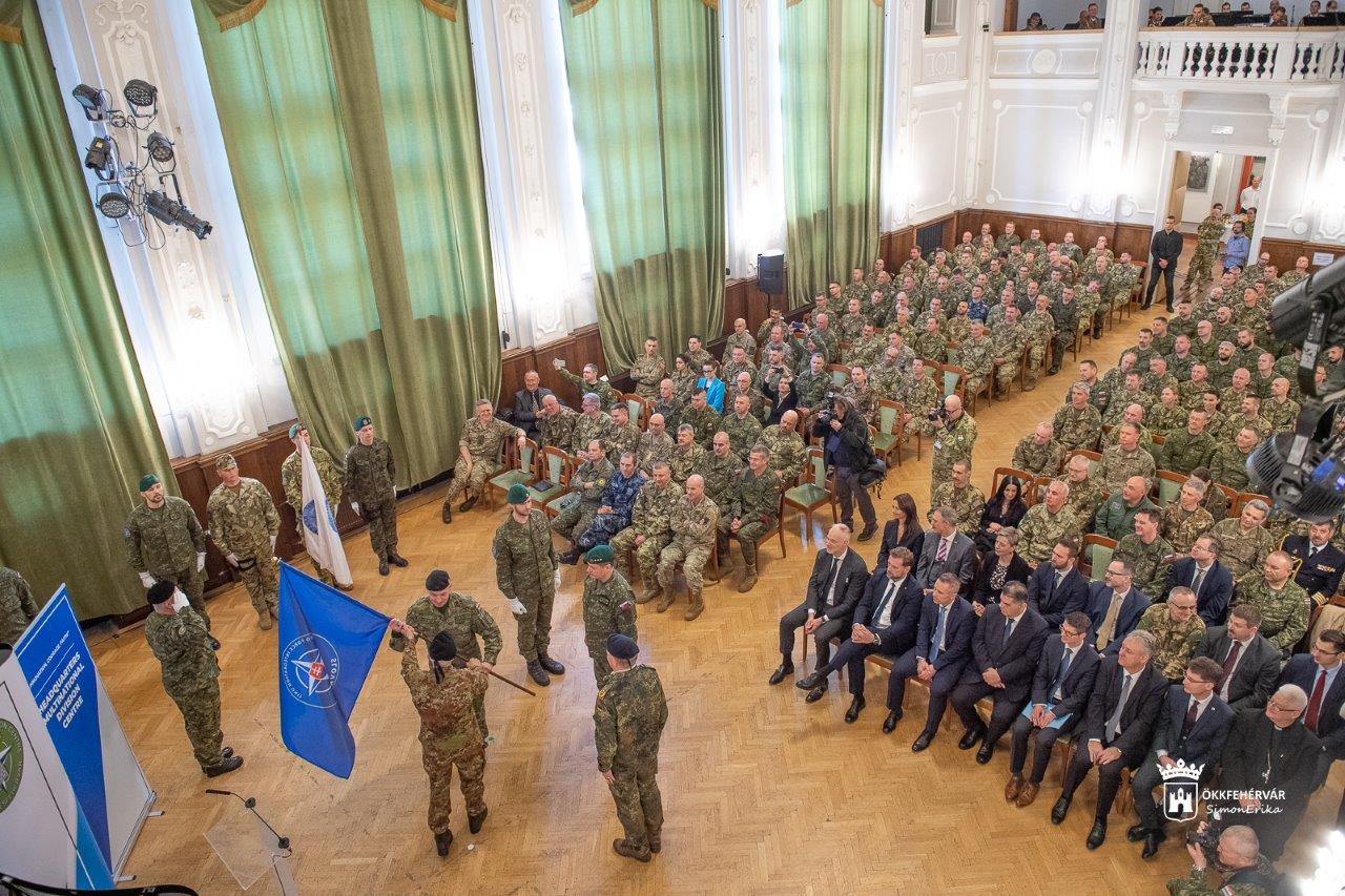 A fehérvári székhelyű Többnemzeti Hadosztály-parancsnokságot erősíti az NFIU Magyarország