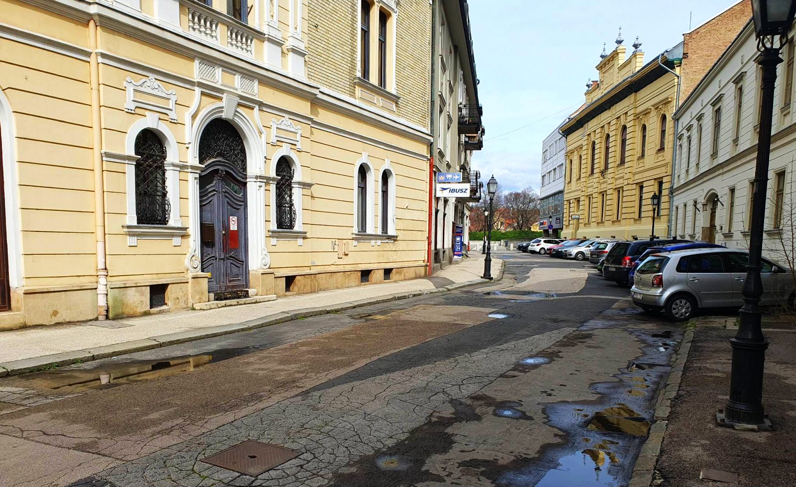 Burkolati jeleket festenek jövő héten szerdán a Táncsics Mihály utcában