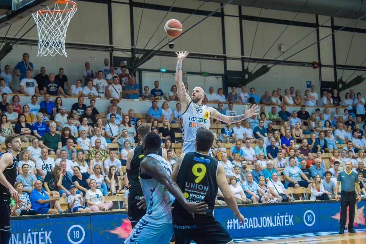 Mozgalmas sporthét kupadöntővel, pároscsatákkal, bajnoki mérkőzéssel