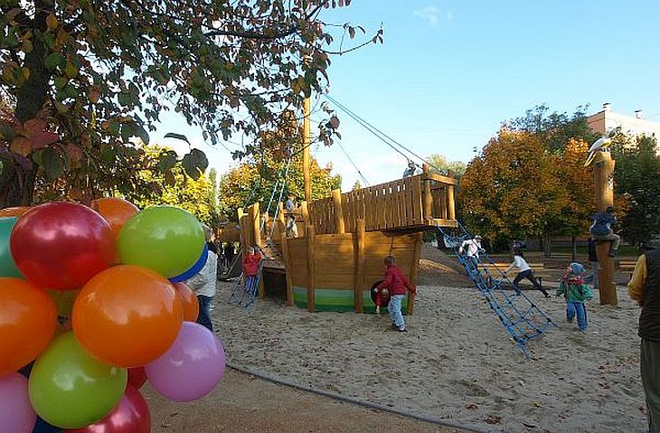 Maroshegyi Húsvéti Asztal – batyus közösségi ünnep hétfőn a Rádió lakótelepi játszótérnél