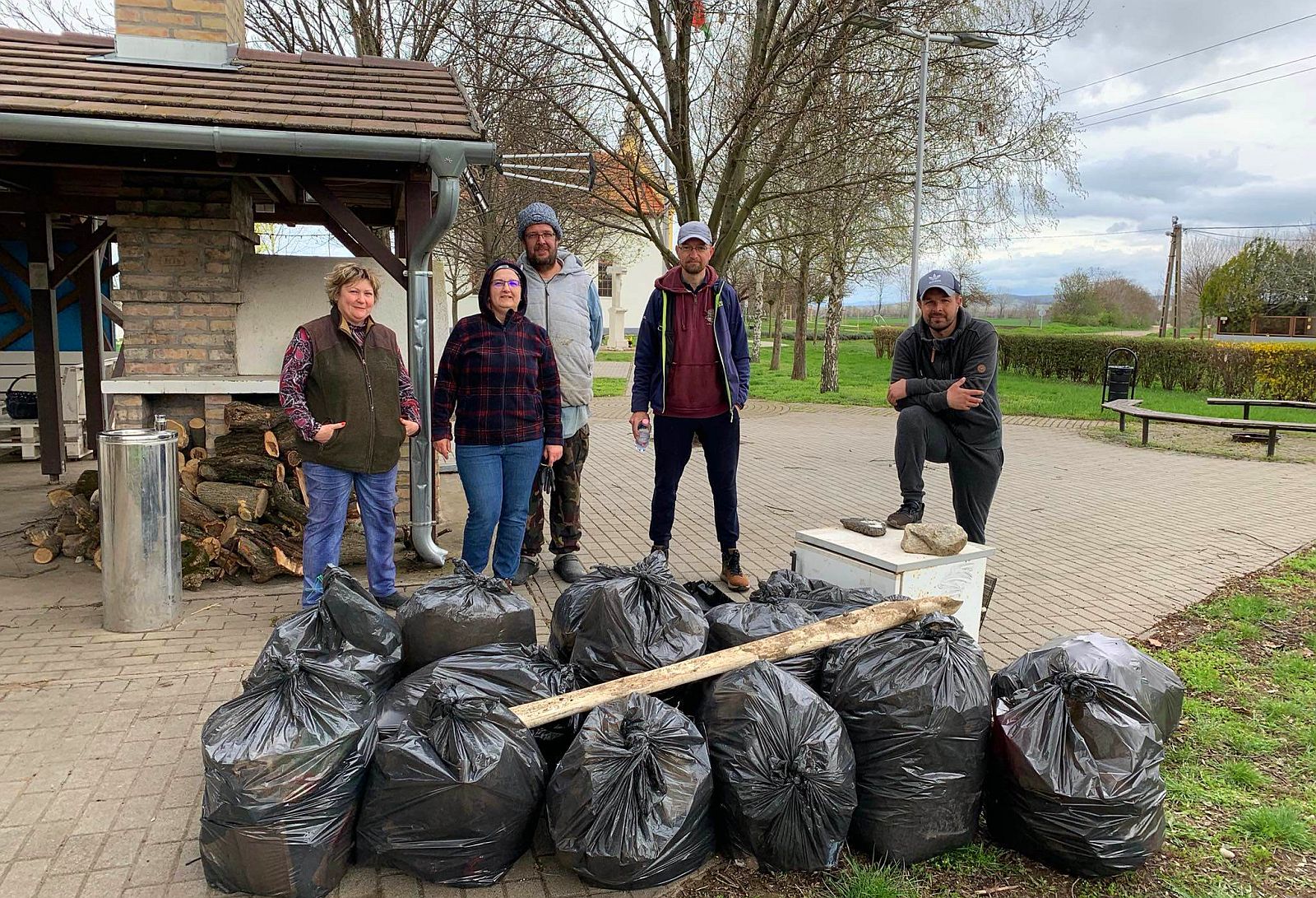A szemétszedésben is megnyilvánult Börgönd közösségének összetartása