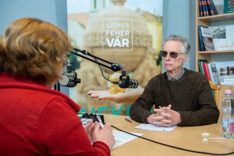 Költők és korok - a Tarsoly Ifjúságért Egyesület elnöke volt az ÖKK Podcast vendége