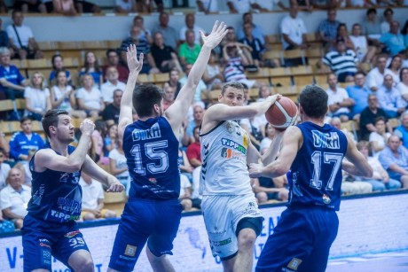 Rájátszás és bajnoki mérkőzések előtt a fehérvári élvonalbeli csapatok