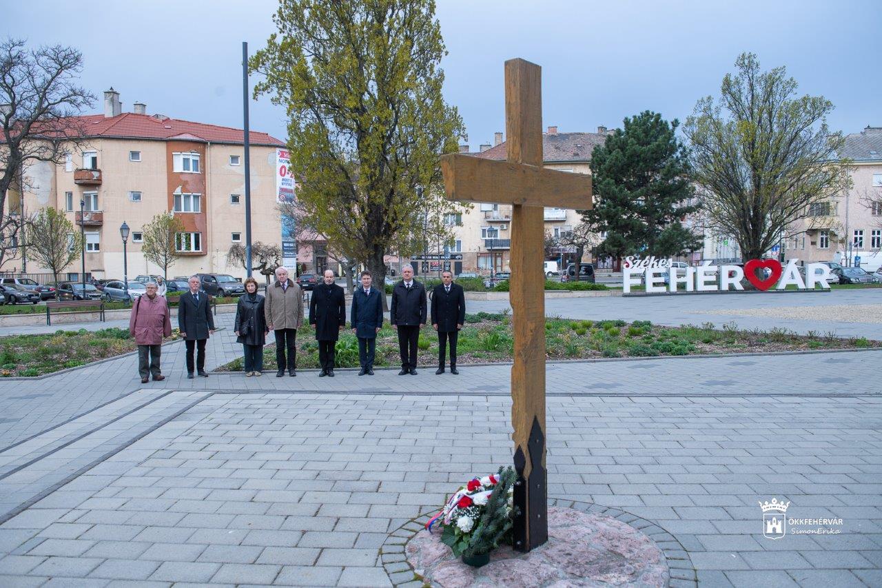 Katyn tragédiája - a keleti Golgotára emlékeztek Székesfehérváron