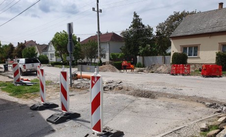 Ideiglenesen lezárták a Zámoly utcát a Zámoly köz és a Kertalja utca között