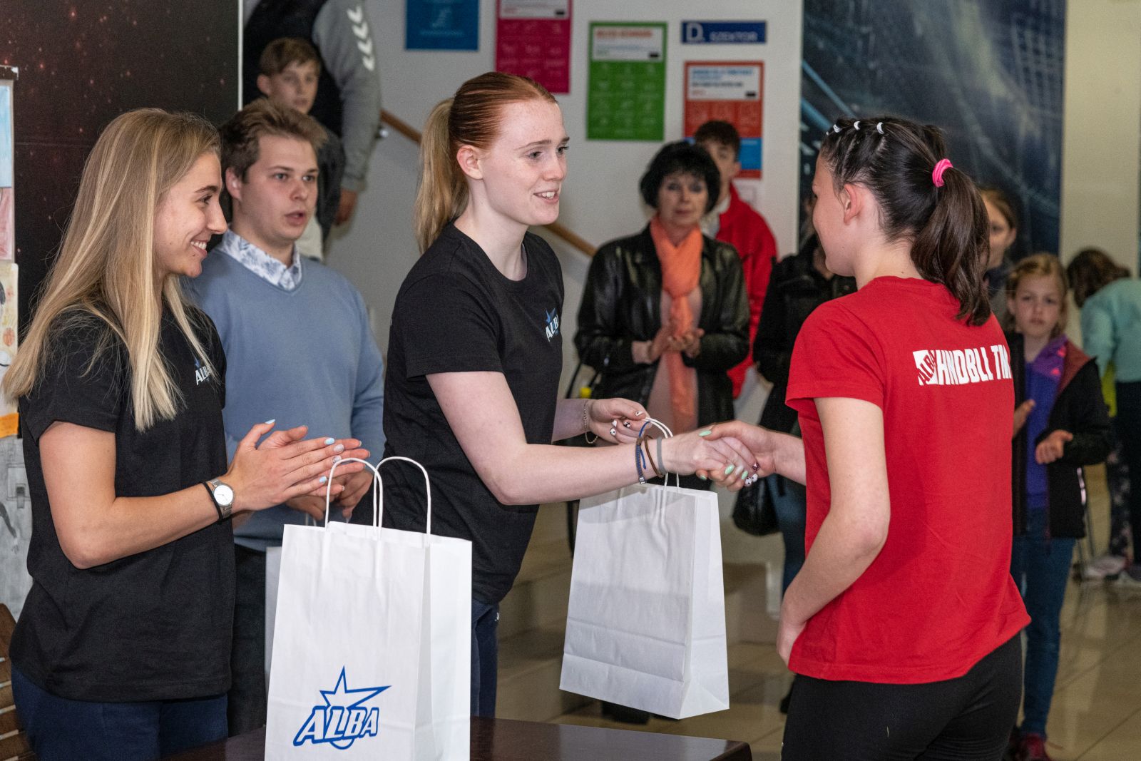 Tizedik alkalommal díjazta a sportszerető gyerekek rajzait az Alba Fehérvár