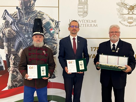 Három székesfehérvári kitüntetés a Magyar Honvédelem Napja alkalmából