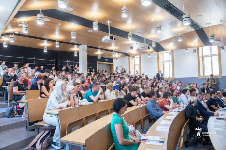 Centrumban a mesterséges intelligencia - workshop és konferencia