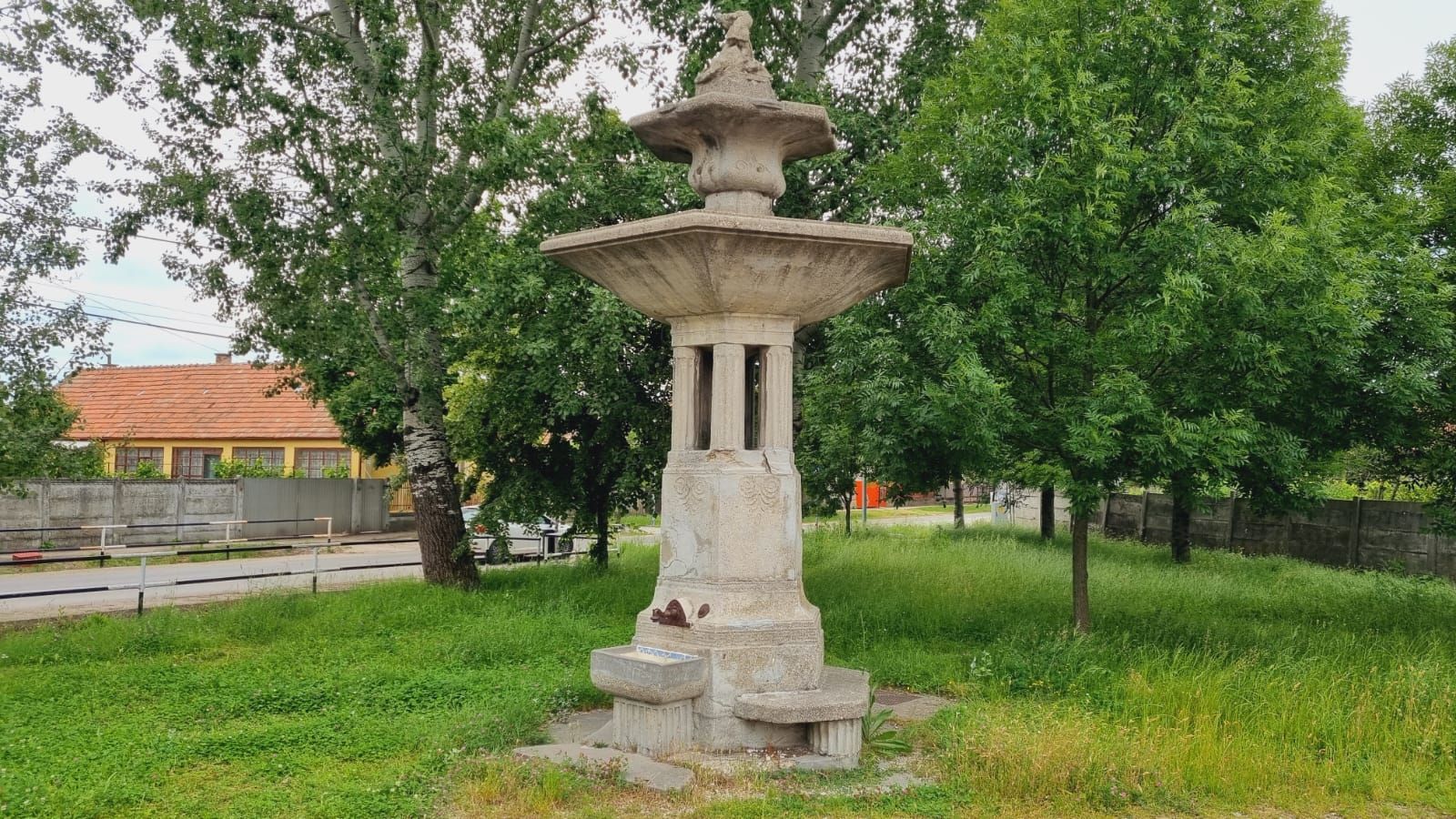 Nem lesz pénzügyi akadálya a felújításnak - jövő héten szállítják el a Szent György kutat