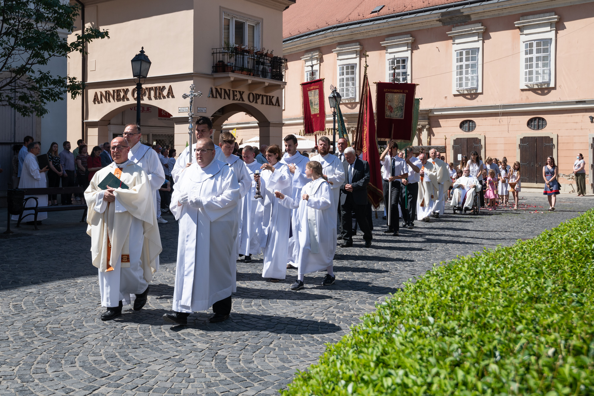 A város közös Úrnapi körmenetére várják a családokat vasárnap
