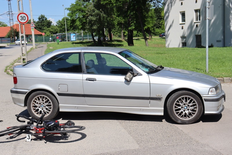 Elmulasztotta az elsőbbségadást - kerékpáros szenvedett sérüléseket Fehérváron