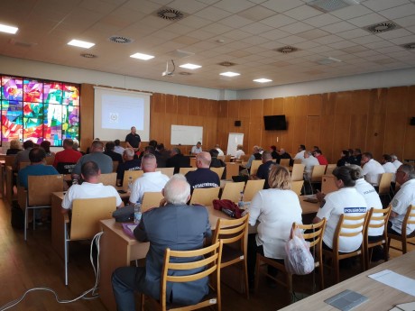 60 éves önkéntes tűzoltói szolgálatért járó emlékérmet is átadtak