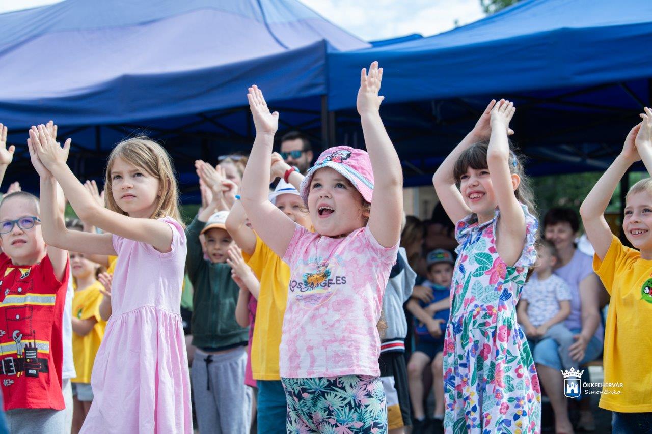 Mosolyfesztivál Vízivárosban - nyolcpróbával is várták a családokat