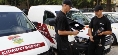 Nem érdemes őszig várni a kéménysepréssel - magánszemélyeknek továbbra is ingyenes