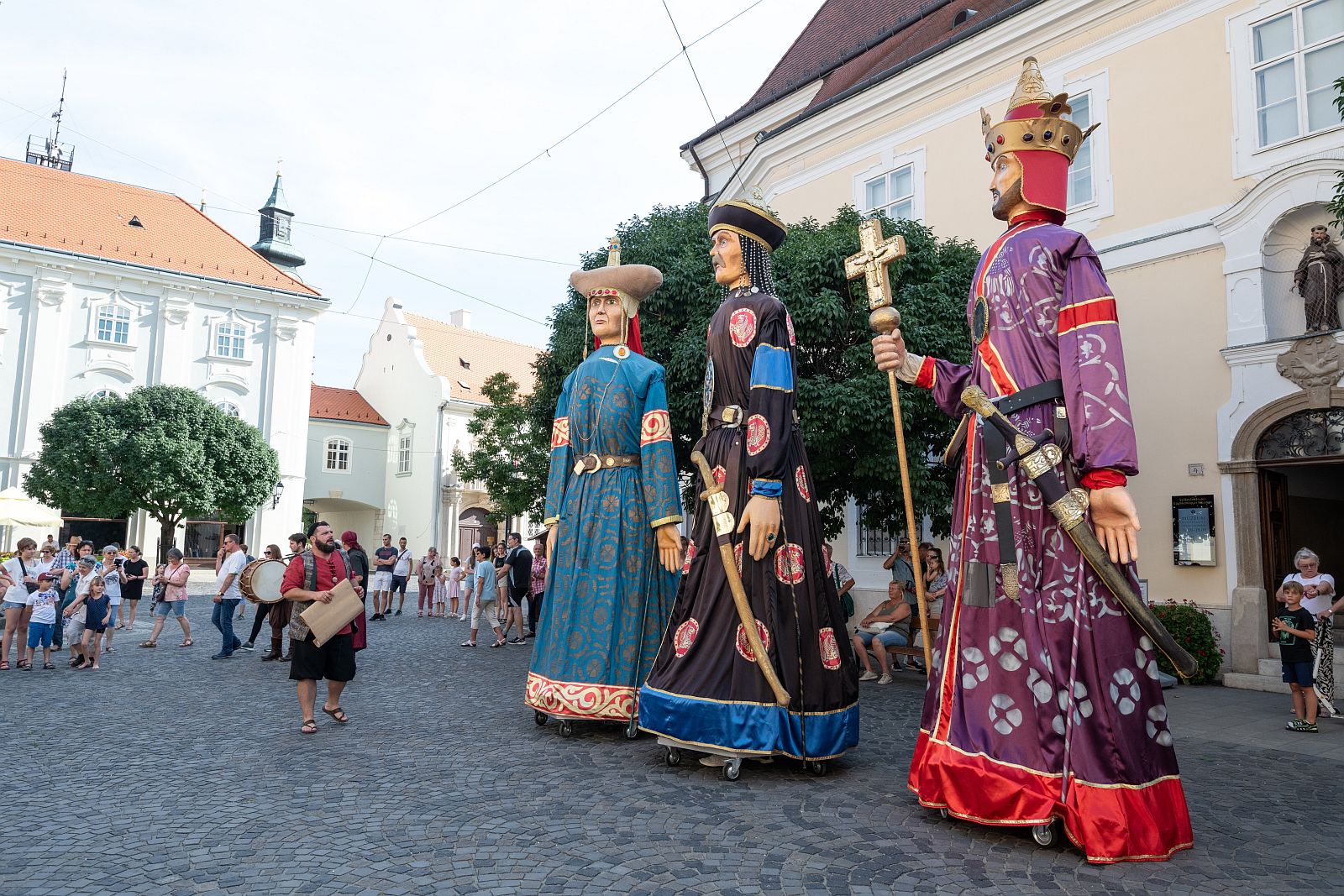 Királyok a Belvárosban szombaton délután - Szent Lászlóval, Salamon királlyal és Könyves Kálmánnal találkozhatunk
