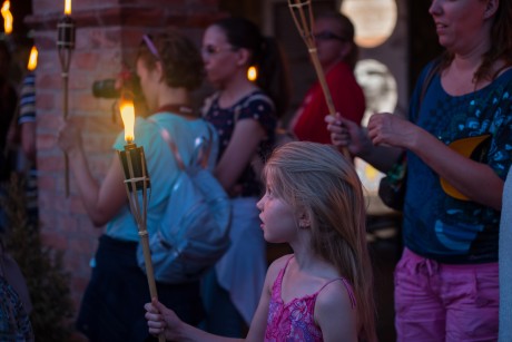 Fáklyás városnézésen vehetünk részt pénteken este a Belvárosban