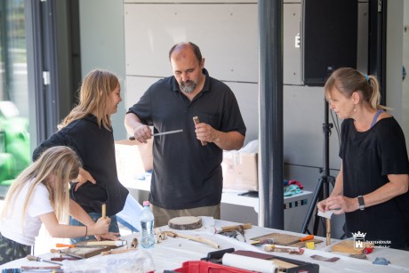 Népi hagyományőrző tábor zajlik erdélyi vendég gyerekekkel Velencén