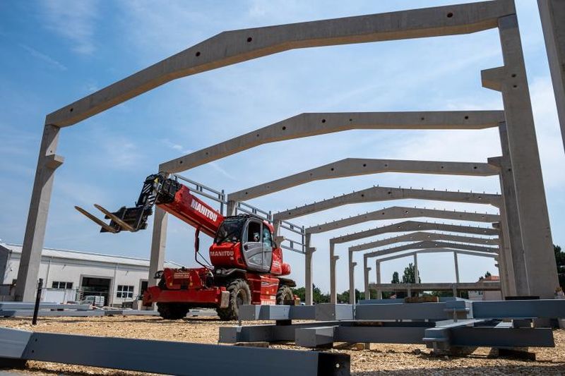 Bokrétaünnep - őszre készül el az Axiál új, fehérvári gépjavító műhelye