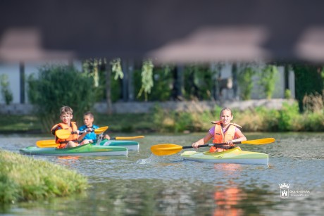 Heti öt napon várják a pihenni, sportolni vágyókat a Csónakázó-tavon