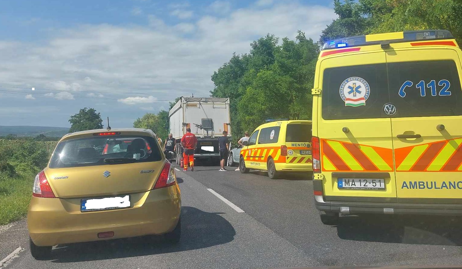 Négyes karambol Fehérvár és Zámoly között - félpályás útlezárás