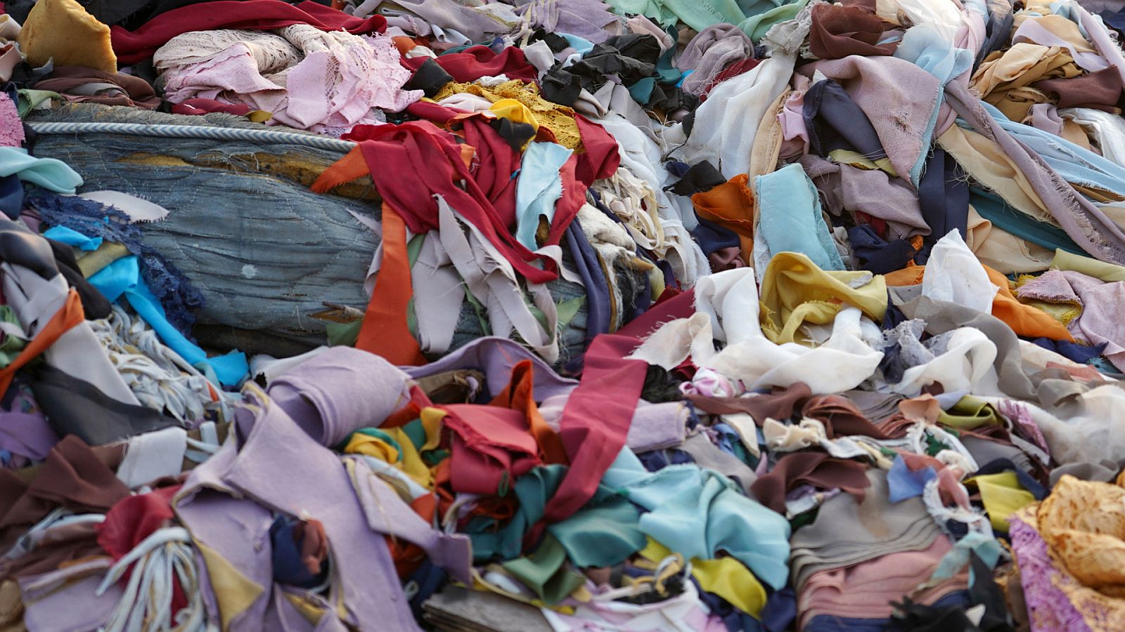 A fölösleges ruhaneműk is leadhatók hétfőtől a fehérvári hulladékudvarokban