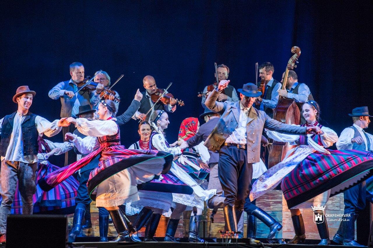 Szépséges Mezőség - szerdán este a Duna Művészegyüttes lépett fel a Zichy-színpadon