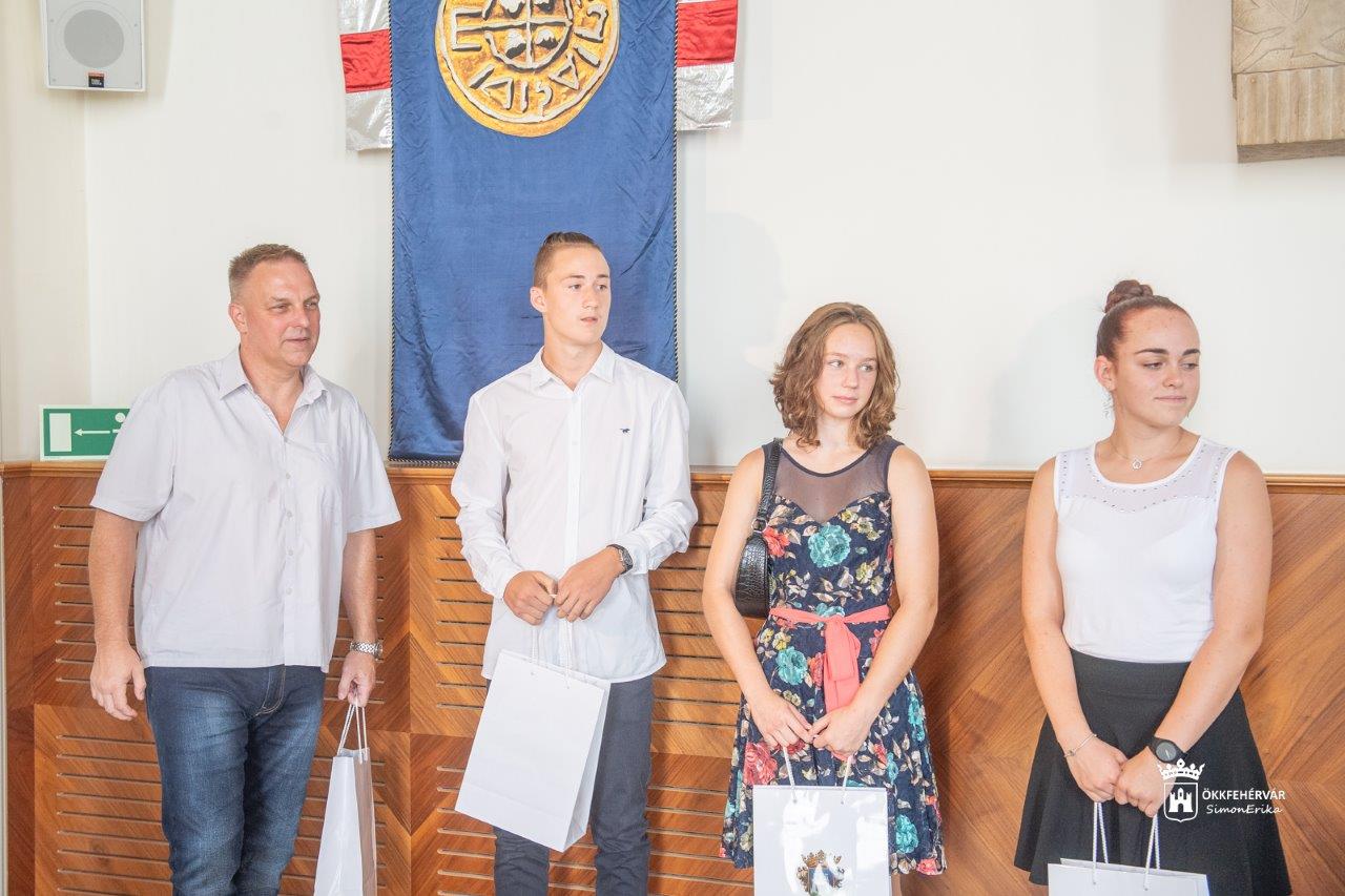 Eredményes karatékákat fogadtak a Városházán