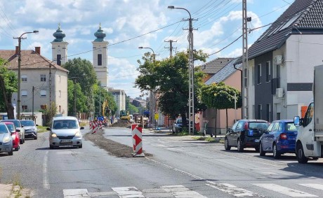 Változott a forgalmi rend a Móri út II. ütemének felújítási munkái miatt