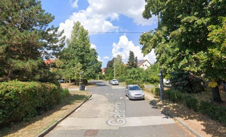 Egyirányúsítják a Galántai utcát a parkolási helyzet rendezése érdekében